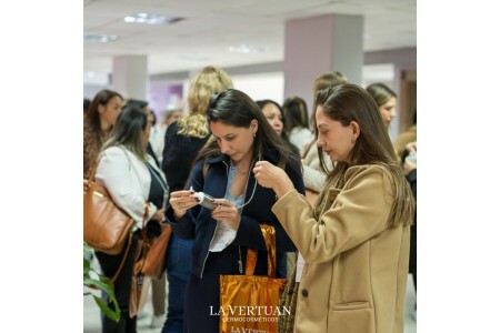 Networking na Estética: Como Conexões Profissionais Impulsionam Sua Carreira Networking na Estética: Como Conexões Profissionais Impulsionam Sua Carreira