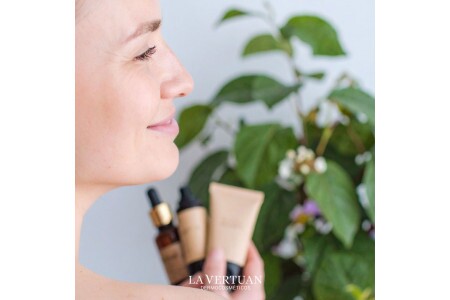 Estética Minimalista e Rotina de Skincare Simplificada